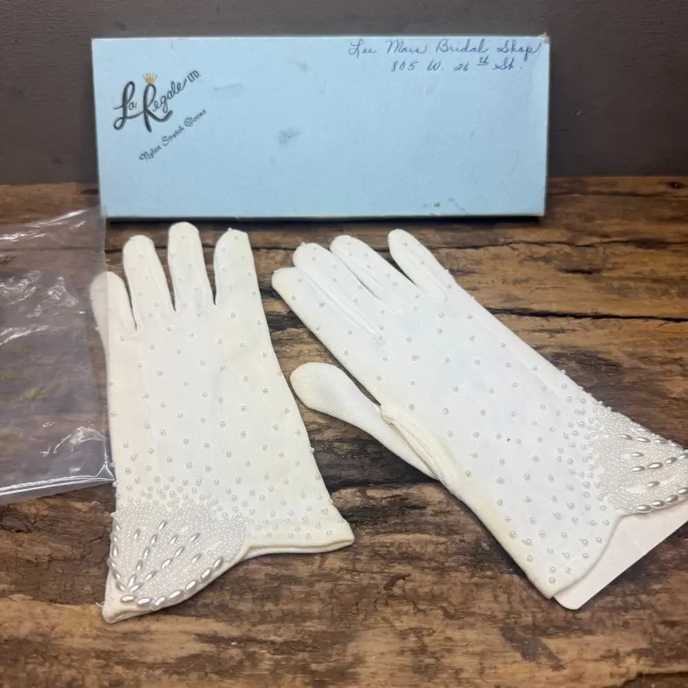 Vintage La Regale Ivory Pearl Beaded Nylon Stretch Gloves Original Box